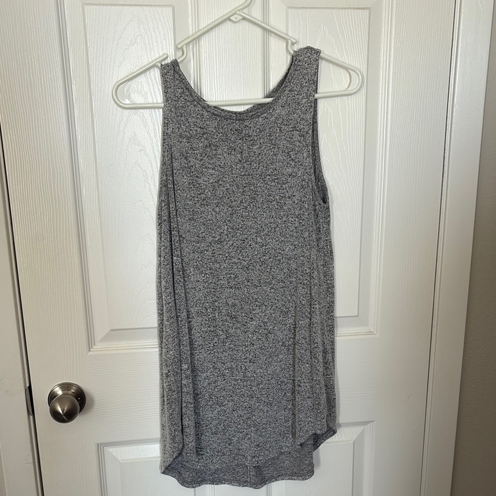Old Navy Gray Asymmetrical Sleeveless Tank Top